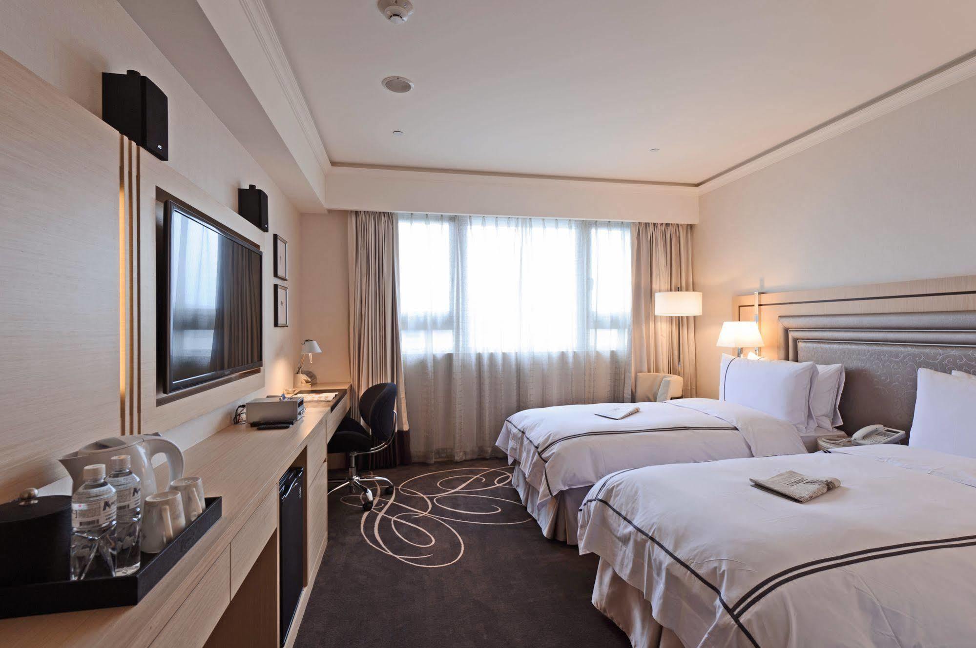 Khách sạn K Songjiang 4*